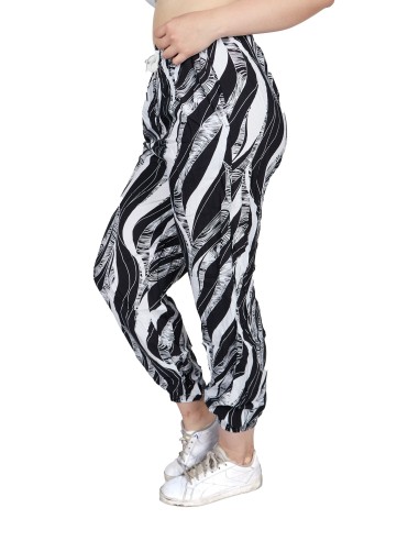 Calza estampada curvas de mujer 3